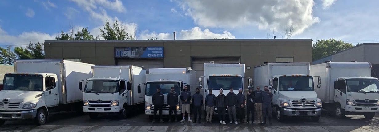 Flotte de camions ONLAVE et équipe de lavage haute pression industrielle